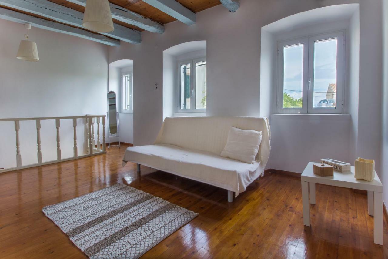 Agrafoi Central House מראה חיצוני תמונה